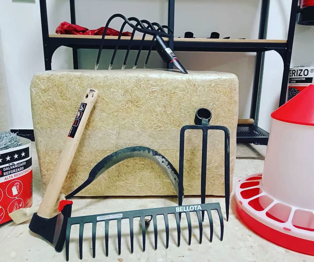 ¡Ven a vernos o haz tu pedido en nuestra tienda agrícola en Cedeira!